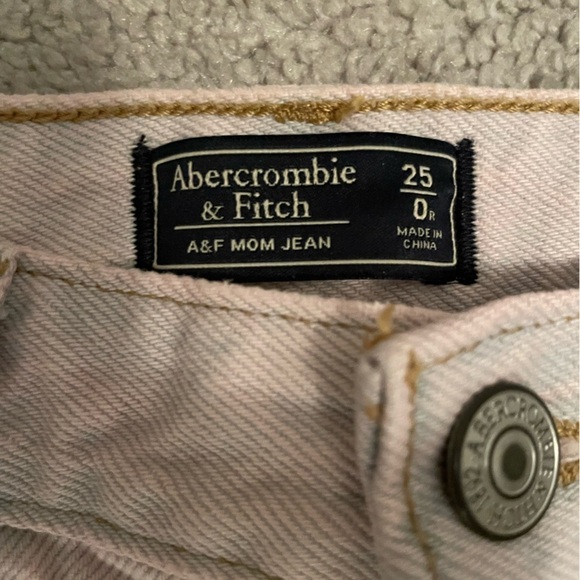 Abercrombie & Finch Pink Acid Wash Highrise Mom Jeans - Picture 7 of 8